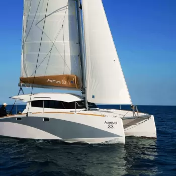 Aventura 33 Catamaran