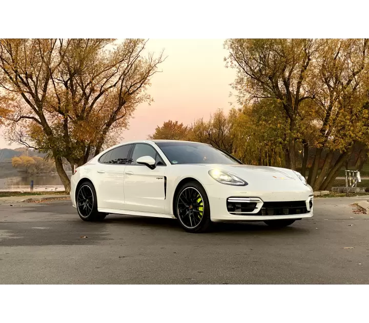 Porsche Panamera 4S